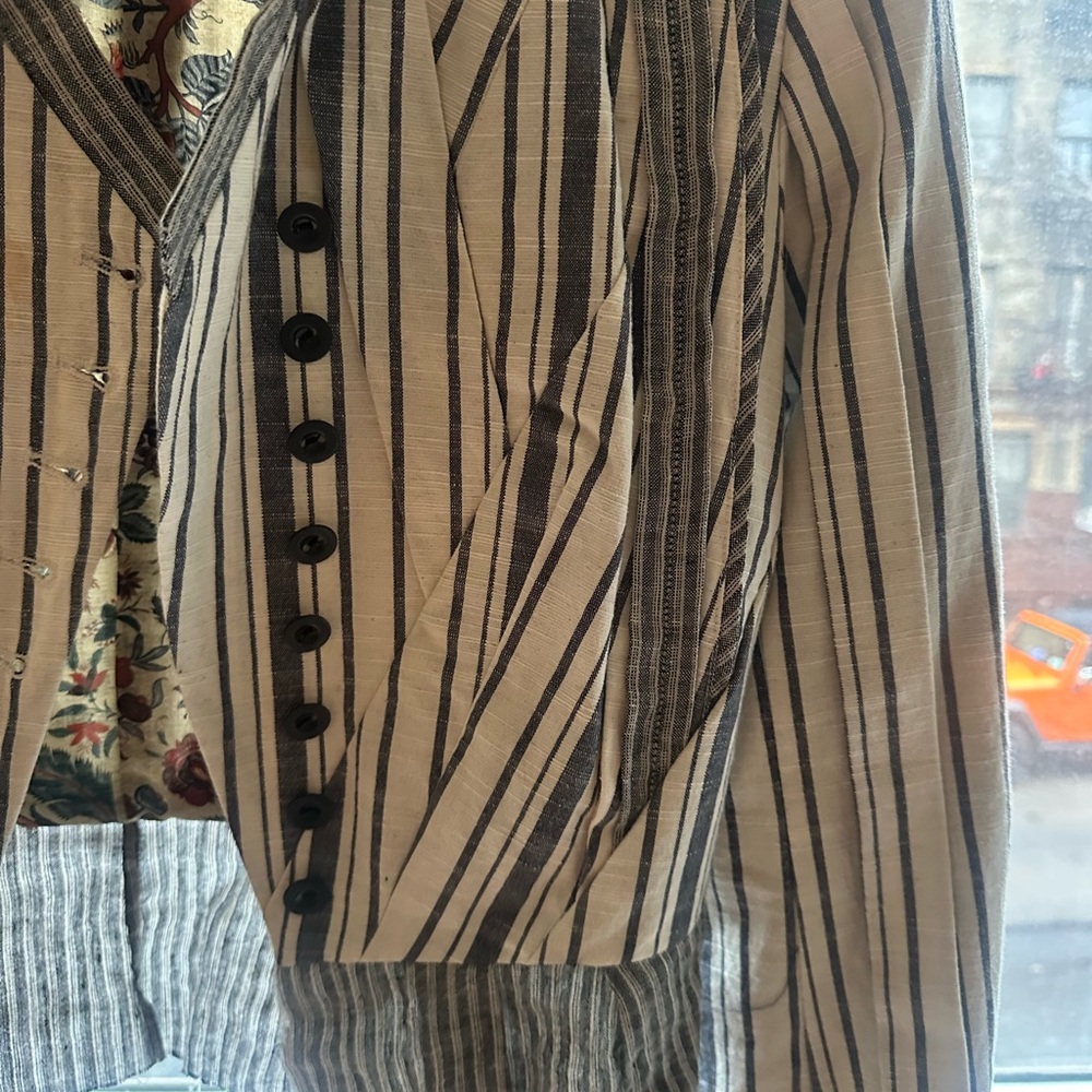 Gary Graham fem/punk Striped Button-Up tailored jacket with Floral lining - Picture 6 of 14